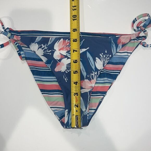 NWOT Splendid Painted Desert Reversible Side
Tie Bikini Medium - Picture 10 of 14